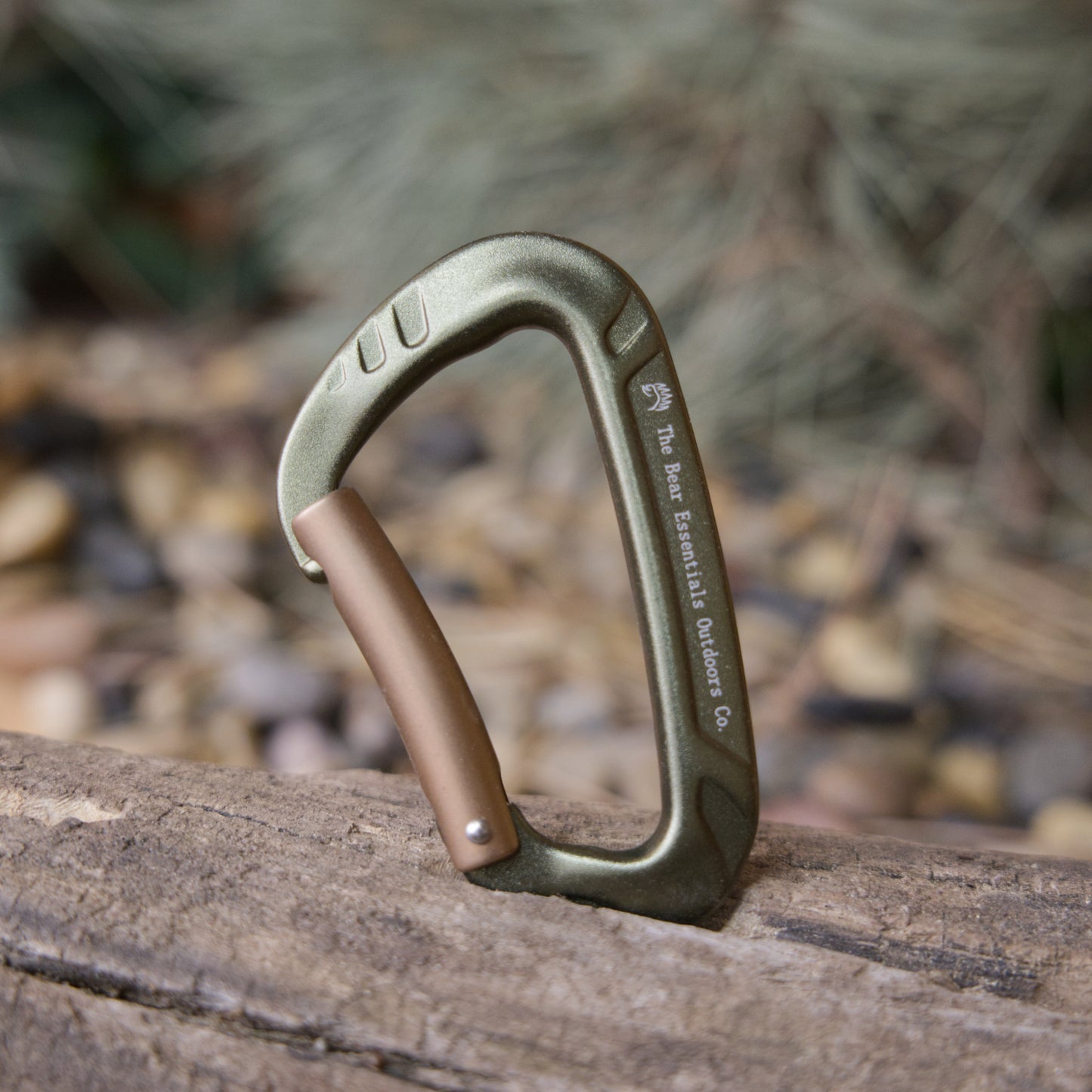 High Quality Camping Carabiner 2 Green and brown